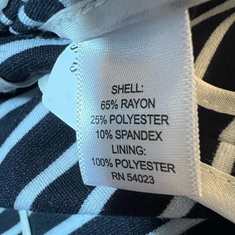BANANA REPUBLIC STRETCH CLASS BLAZER. SIZE 0. NAVY AND WHITE - Picture 10 of 10